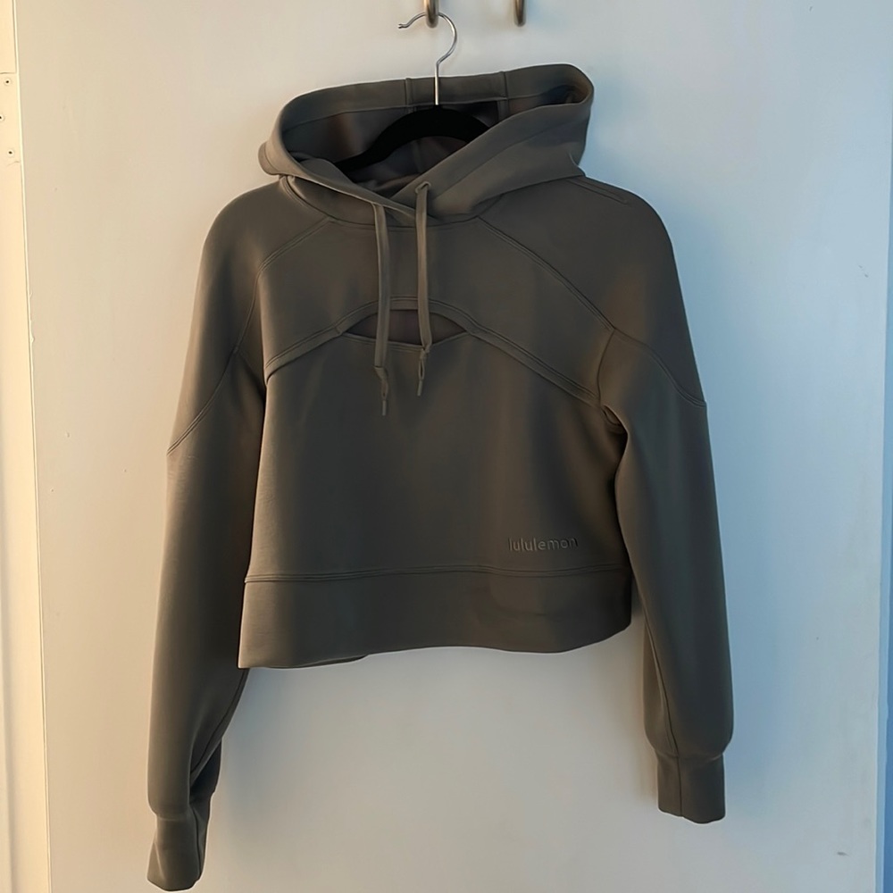 lululemon Get Centred Cropped Hoodie